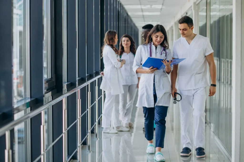 A Doctors are in discussion while walking
